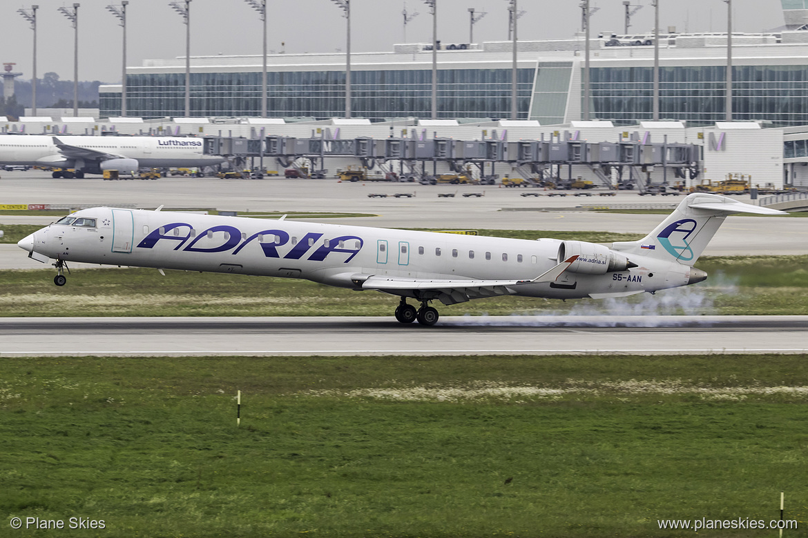 Adria Airways Canadair CRJ-900 S5-AAN at Munich International Airport (EDDM/MUC) Adria Airways Canadair CRJ-900 S5-AAN at Munich International Airport (EDDM/MUC)