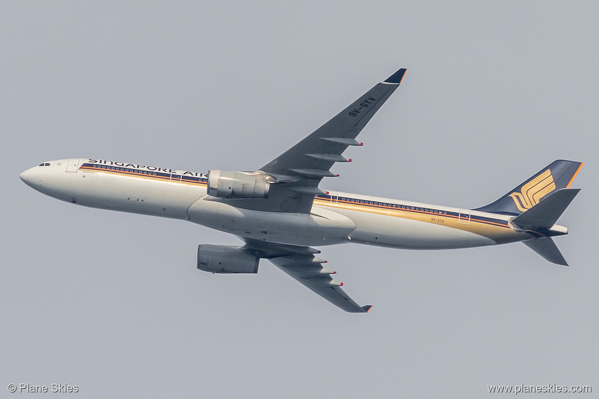 Singapore Airlines Airbus A330-300 9V-STV at Singapore Changi Airport (WSSS/SIN)