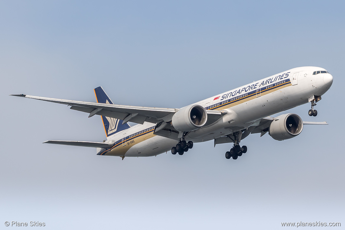 Singapore Airlines Boeing 777-300ER 9V-SWG at Singapore Changi Airport (WSSS/SIN) Singapore Airlines Boeing 777-300ER 9V-SWG at Singapore Changi Airport (WSSS/SIN)