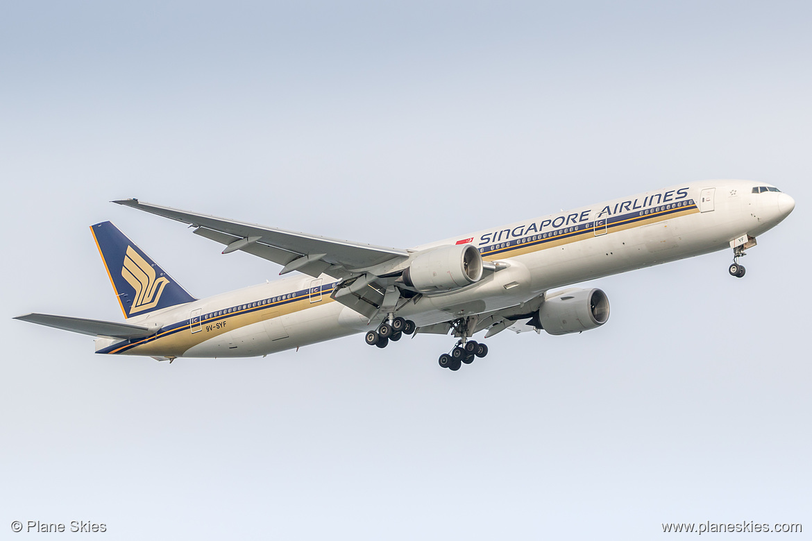 Singapore Airlines Boeing 777-300 9V-SYF at Singapore Changi Airport (WSSS/SIN) Singapore Airlines Boeing 777-300 9V-SYF at Singapore Changi Airport (WSSS/SIN)