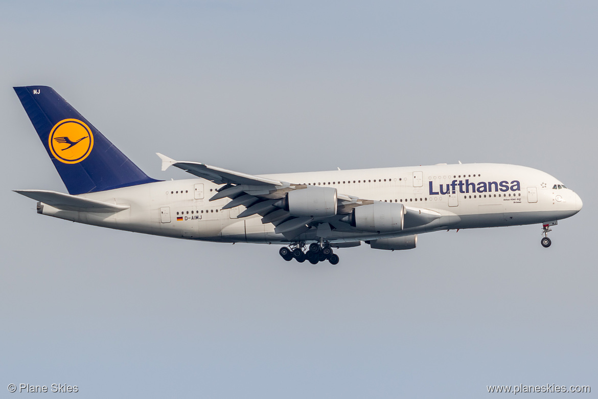 Lufthansa Airbus A380-800 D-AIMJ at Singapore Changi Airport (WSSS/SIN)