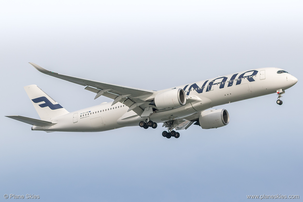 Finnair Airbus A350-900 OH-LWH at Singapore Changi Airport (WSSS/SIN) Finnair Airbus A350-900 OH-LWH at Singapore Changi Airport (WSSS/SIN)