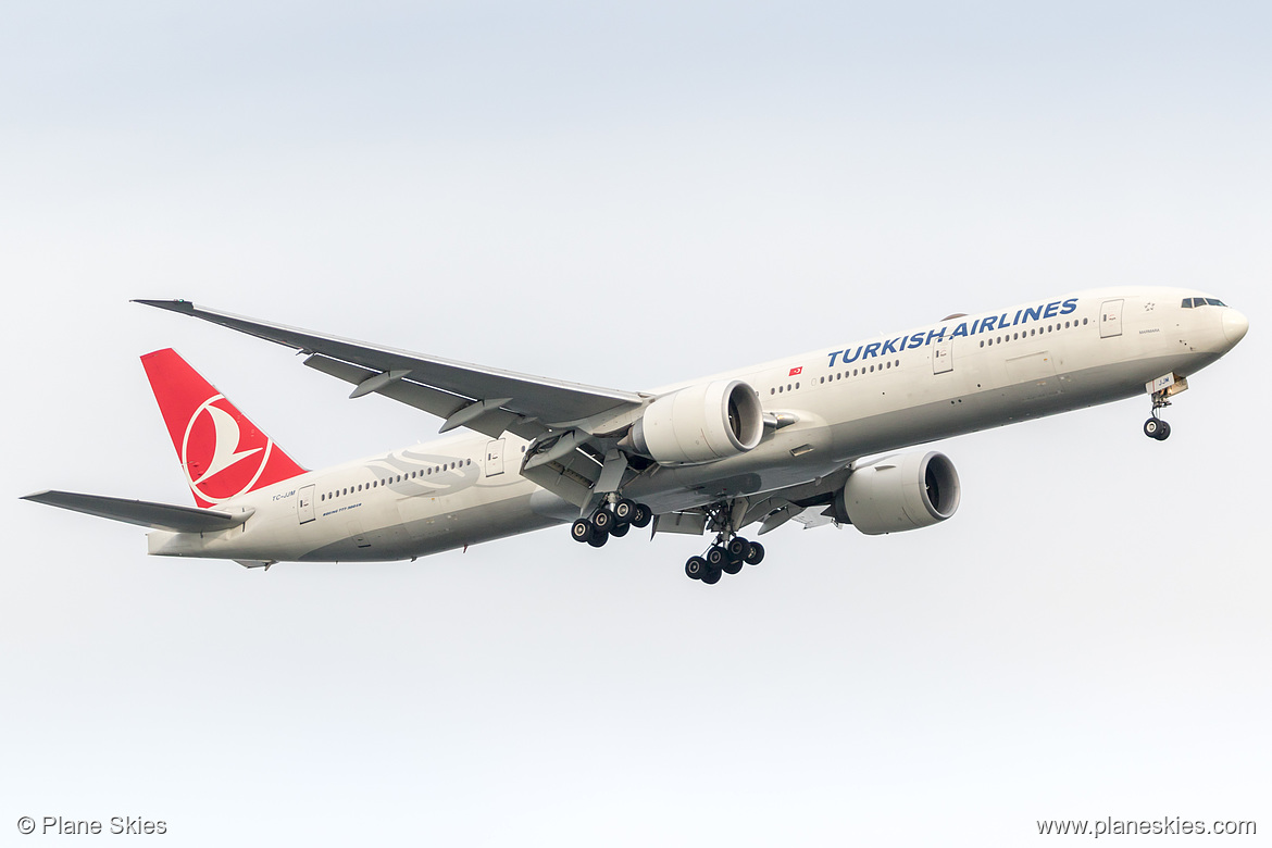 Turkish Airlines Boeing 777-300ER TC-JJM at Singapore Changi Airport (WSSS/SIN)