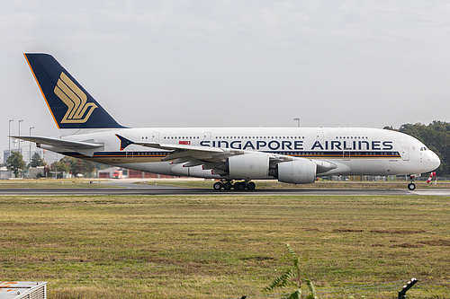 Singapore Airlines Airbus A380-800 9V-SKR at Frankfurt am Main International Airport (EDDF/FRA) Singapore Airlines Airbus A380-800 9V-SKR at Frankfurt am Main International Airport (EDDF/FRA)