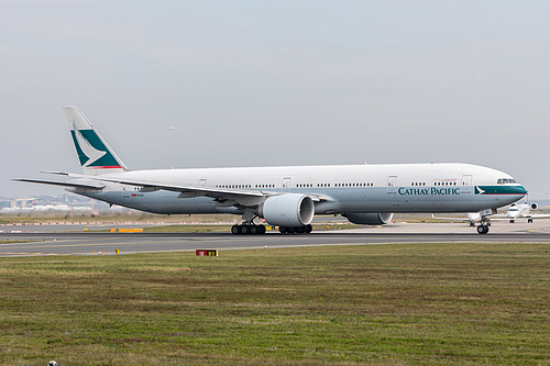 Cathay Pacific Boeing 777-300ER B-KQI at Frankfurt am Main International Airport (EDDF/FRA) Cathay Pacific Boeing 777-300ER B-KQI at Frankfurt am Main International Airport (EDDF/FRA)