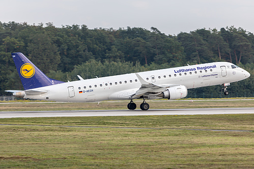 Lufthansa CityLine Embraer ERJ-190 D-AECH at Frankfurt am Main International Airport (EDDF/FRA) Lufthansa CityLine Embraer ERJ-190 D-AECH at Frankfurt am Main International Airport (EDDF/FRA)