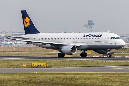Lufthansa Airbus A320-200 D-AIUJ at Frankfurt am Main International Airport (EDDF/FRA)