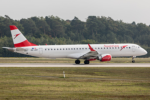Austrian Airlines Embraer ERJ-195 OE-LWP at Frankfurt am Main International Airport (EDDF/FRA) Austrian Airlines Embraer ERJ-195 OE-LWP at Frankfurt am Main International Airport (EDDF/FRA)