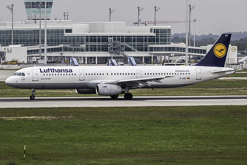 Lufthansa Airbus A321-200 D-AIDT at Munich International Airport (EDDM/MUC)