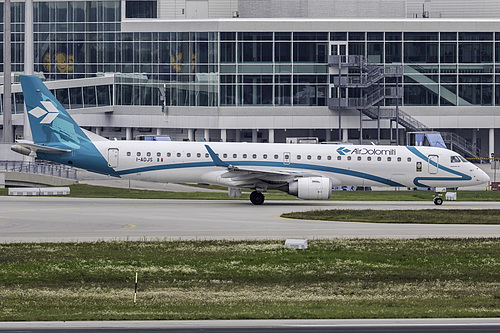 Air Dolomiti Embraer ERJ-195 I-ADJS at Munich International Airport (EDDM/MUC) Air Dolomiti Embraer ERJ-195 I-ADJS at Munich International Airport (EDDM/MUC)