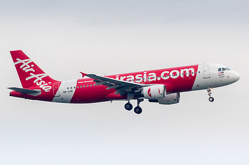 AirAsia Airbus A320-200 9M-AHM at Singapore Changi Airport (WSSS/SIN)