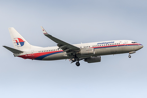 Malaysia Airlines Boeing 737-800 9M-MLE at Singapore Changi Airport (WSSS/SIN) Malaysia Airlines Boeing 737-800 9M-MLE at Singapore Changi Airport (WSSS/SIN)