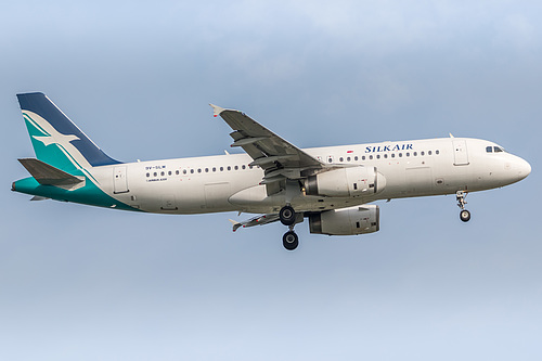 SilkAir Airbus A320-200 9V-SLM at Singapore Changi Airport (WSSS/SIN)