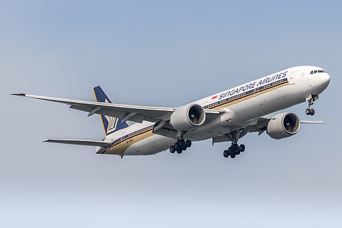 Singapore Airlines Boeing 777-300ER 9V-SWG at Singapore Changi Airport (WSSS/SIN) Singapore Airlines Boeing 777-300ER 9V-SWG at Singapore Changi Airport (WSSS/SIN)