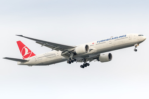 Turkish Airlines Boeing 777-300ER TC-JJM at Singapore Changi Airport (WSSS/SIN)