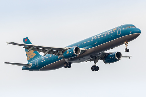 Vietnam Airlines Airbus A321-200 VN-A606 at Singapore Changi Airport (WSSS/SIN) Vietnam Airlines Airbus A321-200 VN-A606 at Singapore Changi Airport (WSSS/SIN)