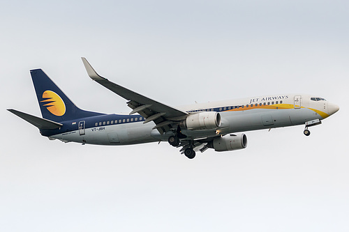 Jet Airways Boeing 737-800 VT-JBH at Singapore Changi Airport (WSSS/SIN) Jet Airways Boeing 737-800 VT-JBH at Singapore Changi Airport (WSSS/SIN)