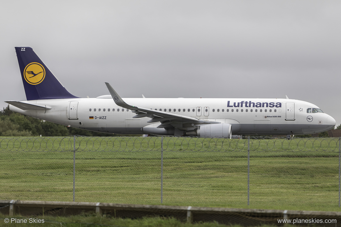 Lufthansa Airbus A320-200 D-AIZZ at Birmingham International Airport (EGBB/BHX)