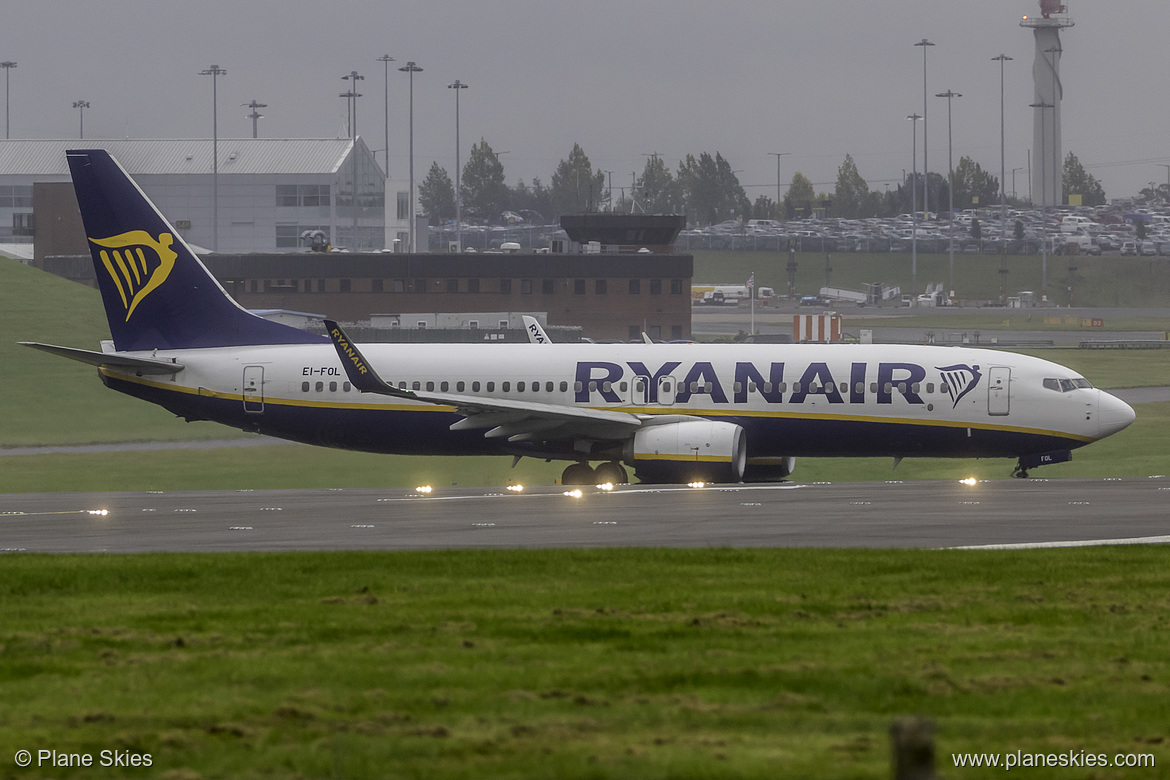 Ryanair Boeing 737-800 EI-FOL at Birmingham International Airport (EGBB/BHX) Ryanair Boeing 737-800 EI-FOL at Birmingham International Airport (EGBB/BHX)