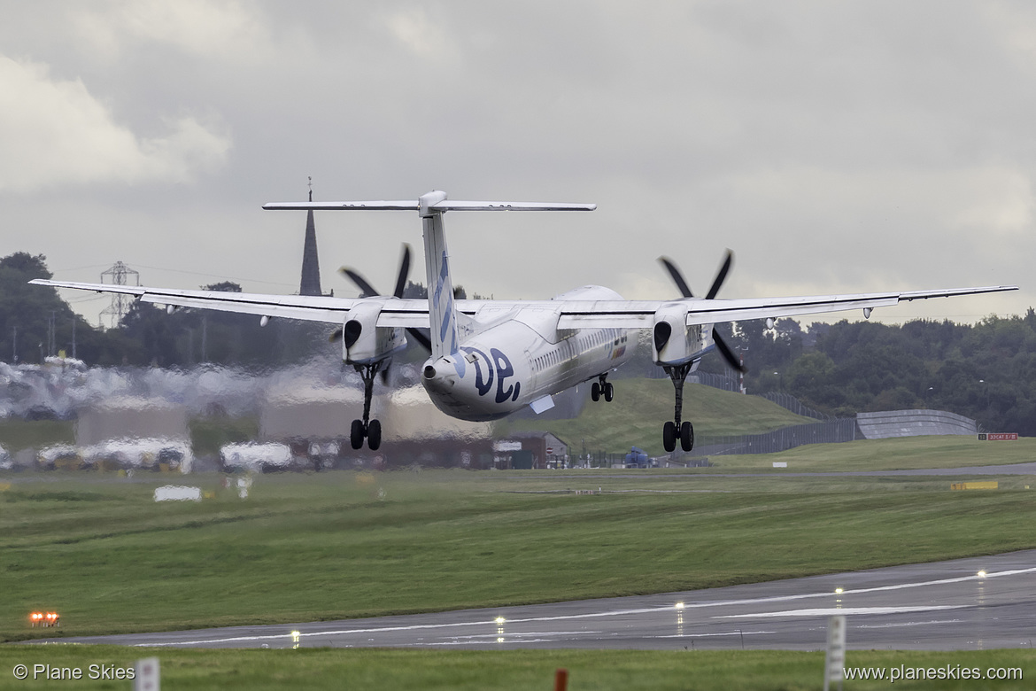 Flybe DHC Dash-8-400 G-ECOO at Birmingham International Airport (EGBB/BHX)