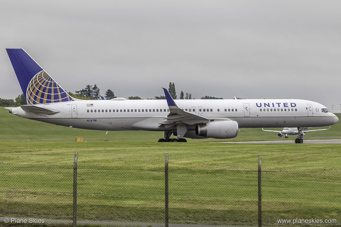 United Airlines Boeing 757-200 N14118 at Birmingham International Airport (EGBB/BHX) United Airlines Boeing 757-200 N14118 at Birmingham International Airport (EGBB/BHX)