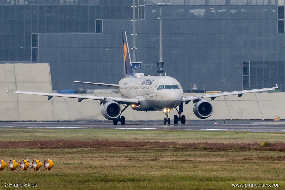Lufthansa Airbus A319-100 D-AIBJ at Frankfurt am Main International Airport (EDDF/FRA) Lufthansa Airbus A319-100 D-AIBJ at Frankfurt am Main International Airport (EDDF/FRA)
