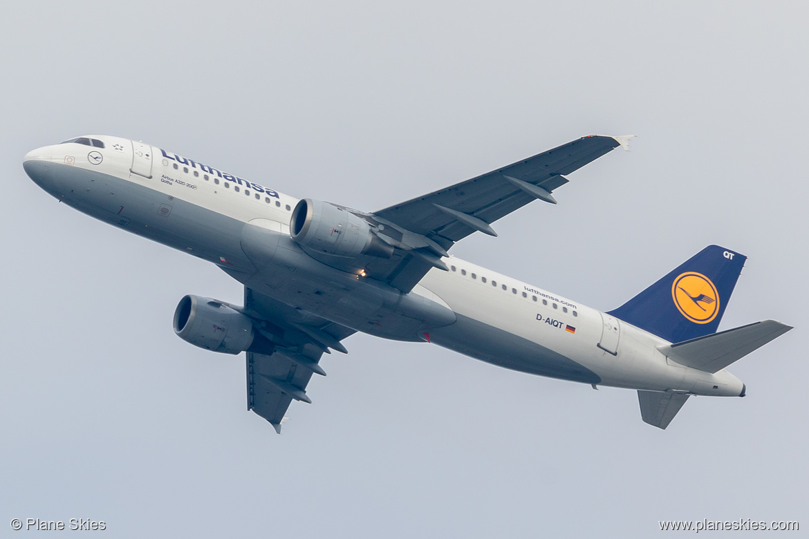 Lufthansa Airbus A320-200 D-AIQT at Frankfurt am Main International Airport (EDDF/FRA)