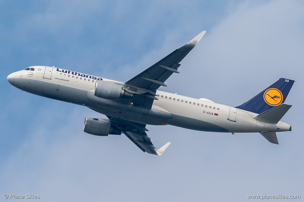 Lufthansa Airbus A320-200 D-AIUA at Frankfurt am Main International Airport (EDDF/FRA)