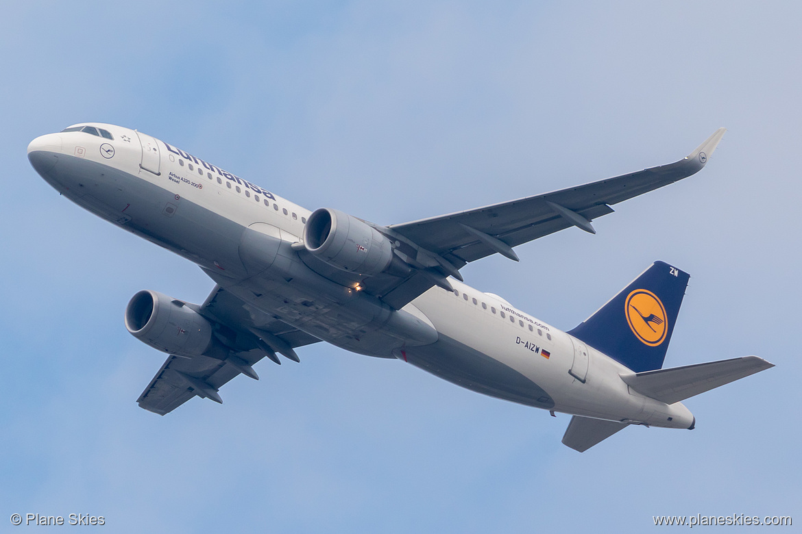 Lufthansa Airbus A320-200 D-AIZW at Frankfurt am Main International Airport (EDDF/FRA) Lufthansa Airbus A320-200 D-AIZW at Frankfurt am Main International Airport (EDDF/FRA)