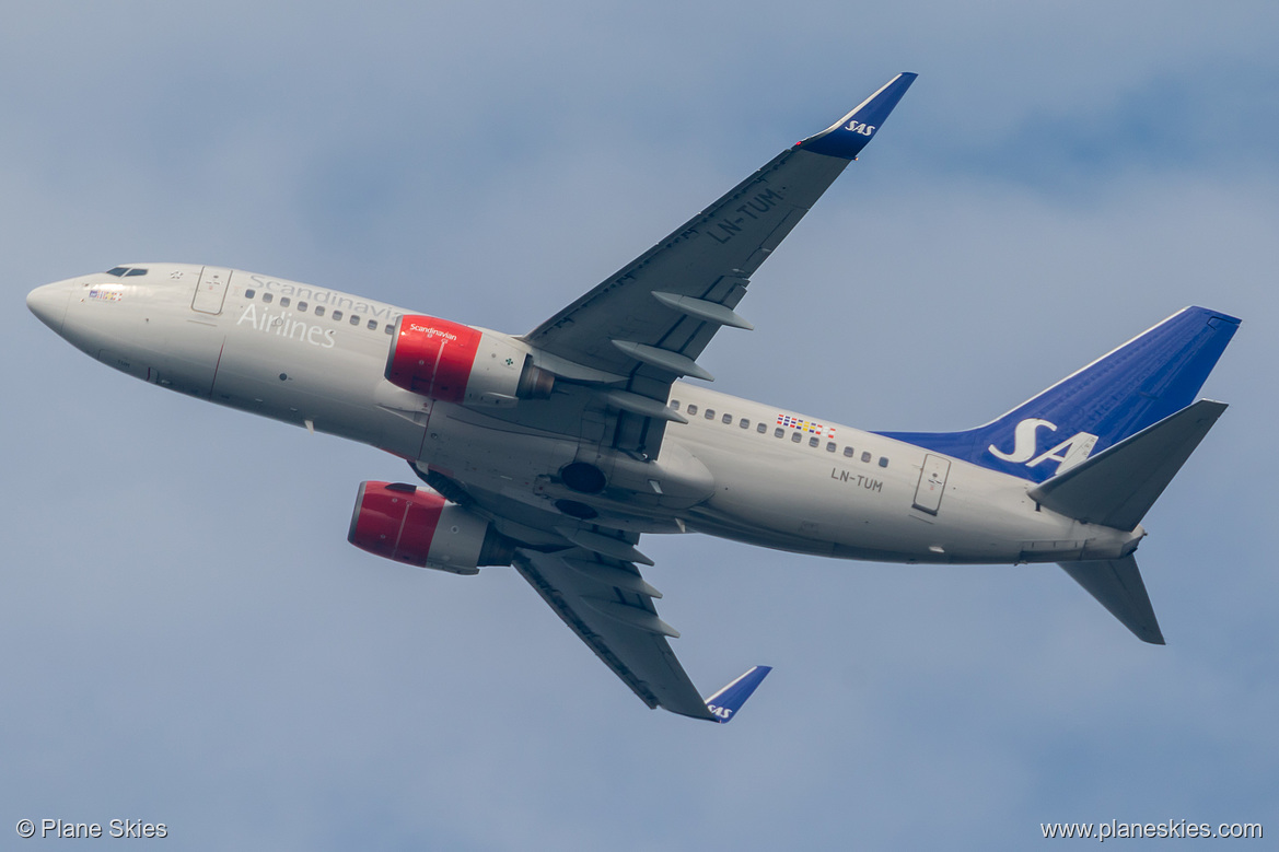Scandinavian Airlines Boeing 737-700 LN-TUM at Frankfurt am Main International Airport (EDDF/FRA) Scandinavian Airlines Boeing 737-700 LN-TUM at Frankfurt am Main International Airport (EDDF/FRA)