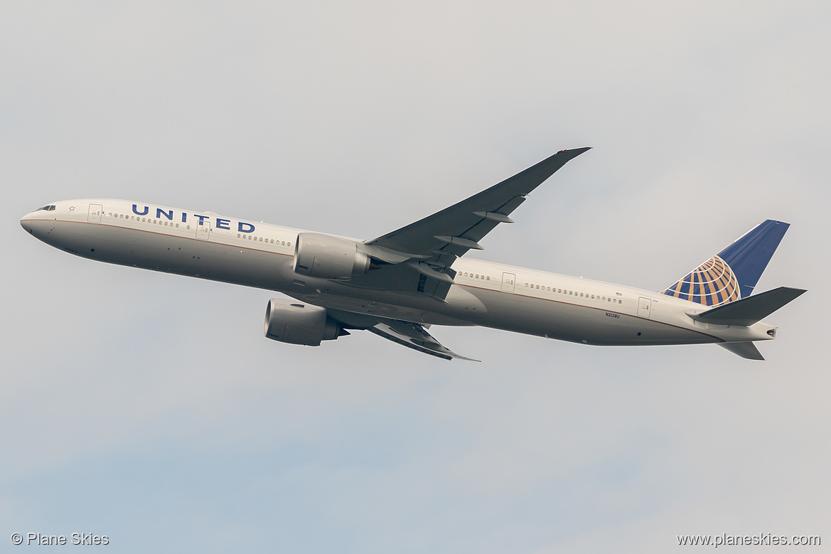 United Airlines Boeing 777-300ER N2138U at Frankfurt am Main International Airport (EDDF/FRA) United Airlines Boeing 777-300ER N2138U at Frankfurt am Main International Airport (EDDF/FRA)