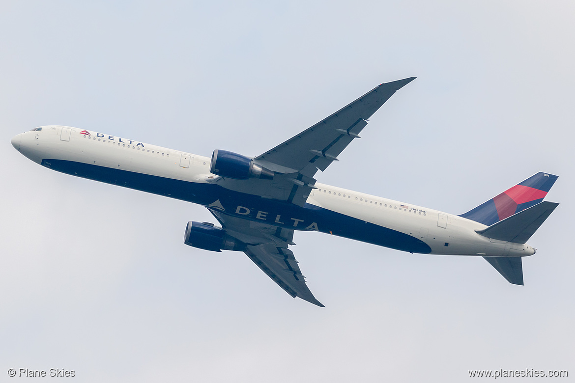 Delta Air Lines Boeing 767-400ER N828MH at Frankfurt am Main International Airport (EDDF/FRA)