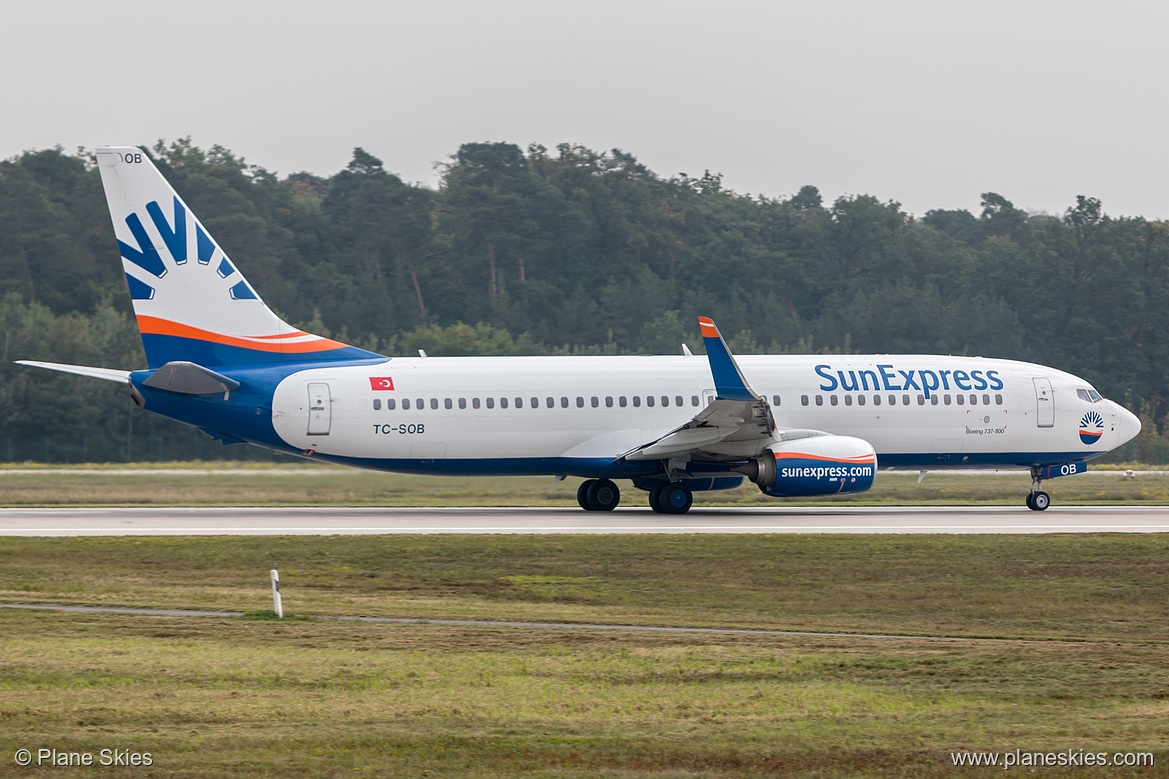 SunExpress Boeing 737-800 TC-SOB at Frankfurt am Main International Airport (EDDF/FRA) SunExpress Boeing 737-800 TC-SOB at Frankfurt am Main International Airport (EDDF/FRA)