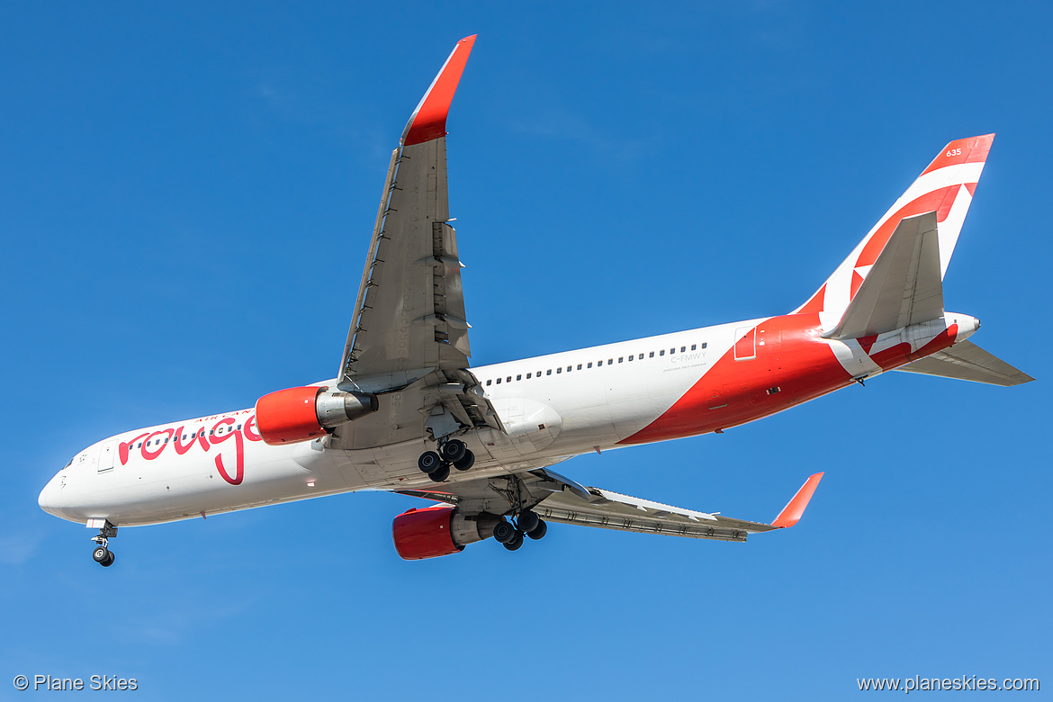 Air Canada Rouge Boeing 767-300ER C-FMWY at McCarran International Airport (KLAS/LAS)