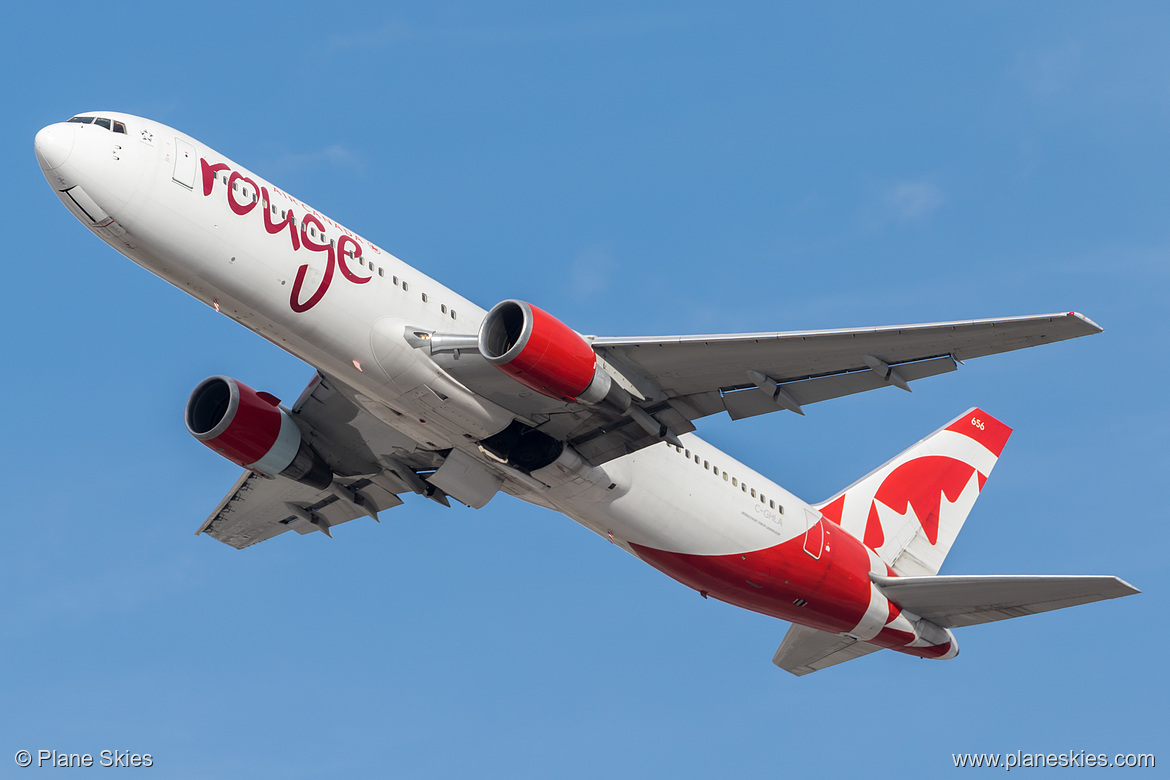 Air Canada Rouge Boeing 767-300ER C-GHLA at McCarran International Airport (KLAS/LAS)