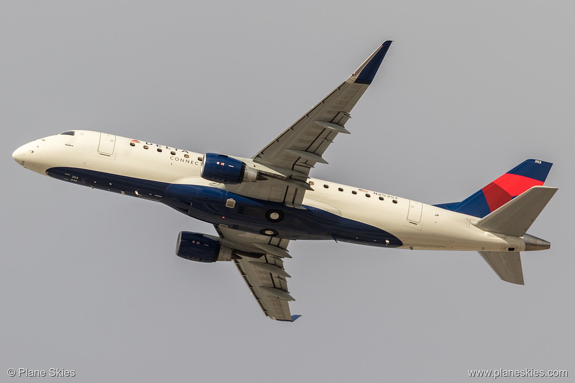 SkyWest Airlines Embraer ERJ-175 N253SY at McCarran International Airport (KLAS/LAS) SkyWest Airlines Embraer ERJ-175 N253SY at McCarran International Airport (KLAS/LAS)
