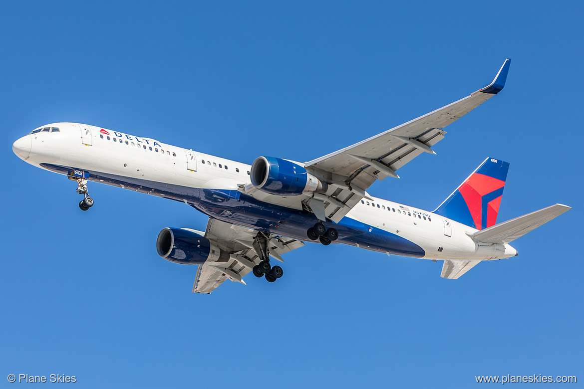 Delta Air Lines Boeing 757-200 N6708D at McCarran International Airport (KLAS/LAS)