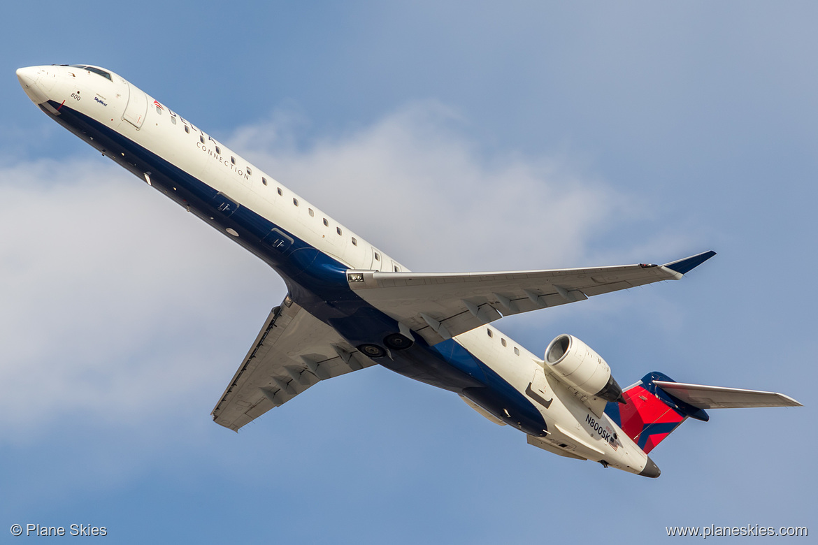 SkyWest Airlines Canadair CRJ-900 N800SK at McCarran International Airport (KLAS/LAS)