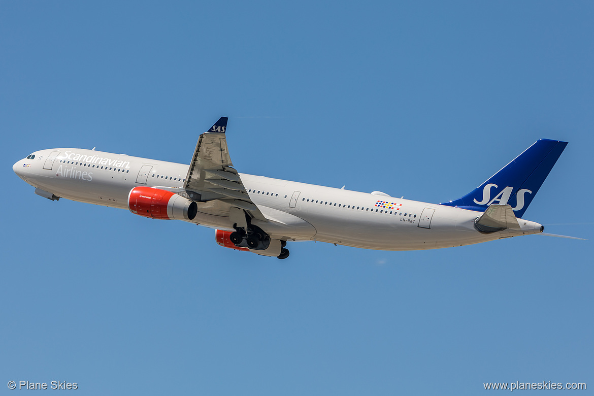 Scandinavian Airlines Airbus A330-300 LN-RKT at Los Angeles International Airport (KLAX/LAX)