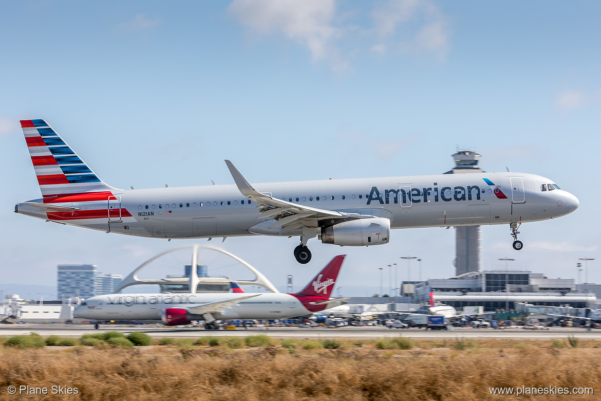 American Airlines Airbus A321-200 N121AN at Los Angeles International Airport (KLAX/LAX)