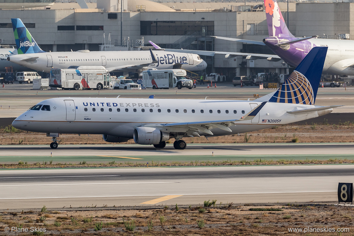 SkyWest Airlines Embraer ERJ-175 N200SY at Los Angeles International Airport (KLAX/LAX) SkyWest Airlines Embraer ERJ-175 N200SY at Los Angeles International Airport (KLAX/LAX)
