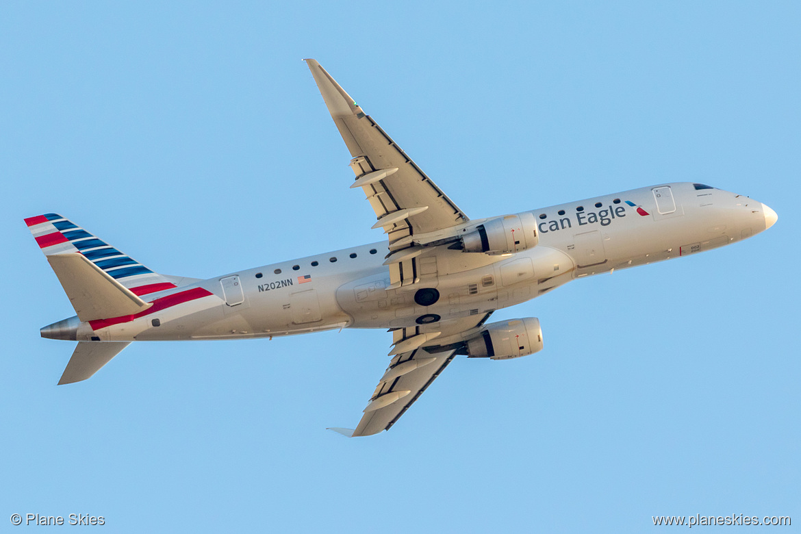 Compass Airlines Embraer ERJ-175 N202NN at Los Angeles International Airport (KLAX/LAX)