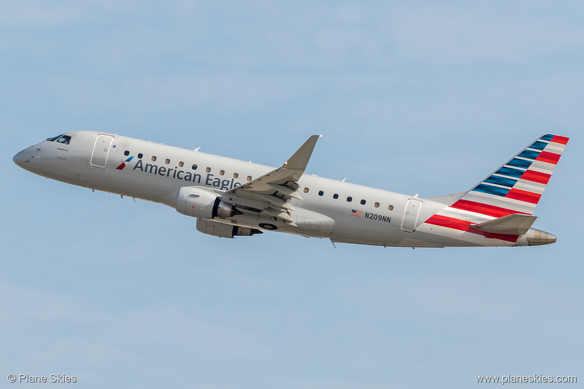 Compass Airlines Embraer ERJ-175 N209NN at Los Angeles International Airport (KLAX/LAX)