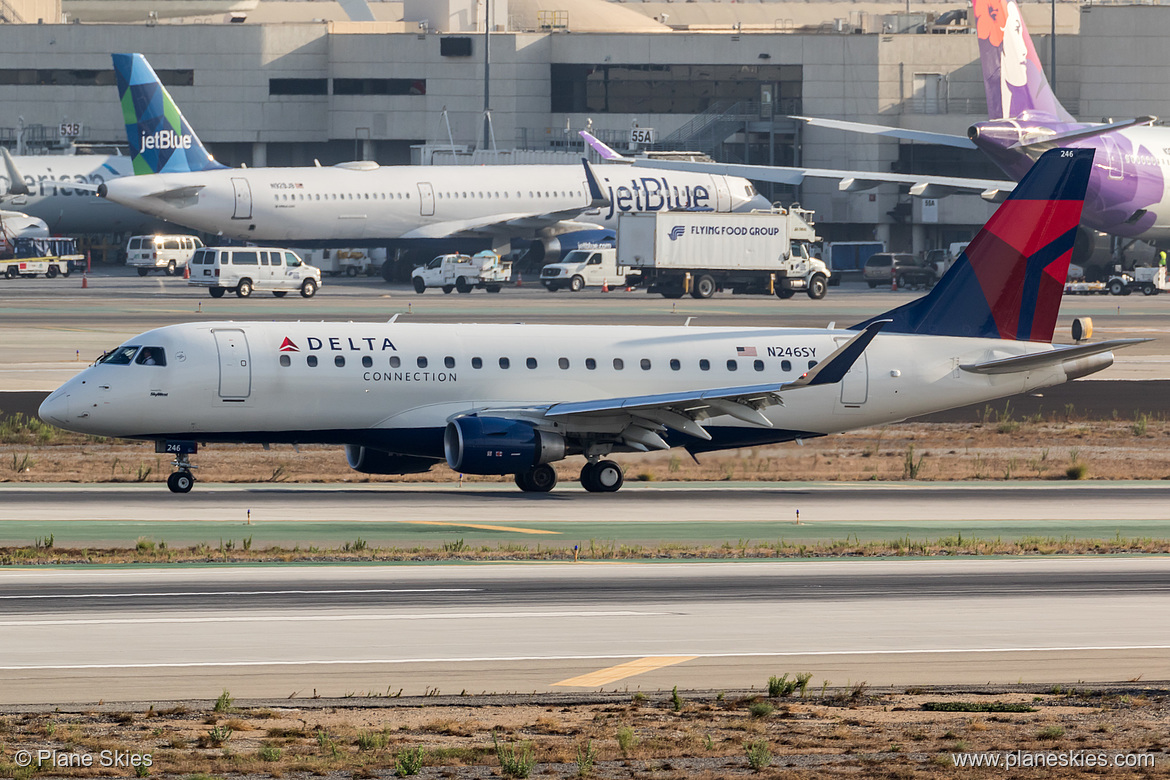 SkyWest Airlines Embraer ERJ-175 N246SY at Los Angeles International Airport (KLAX/LAX) SkyWest Airlines Embraer ERJ-175 N246SY at Los Angeles International Airport (KLAX/LAX)