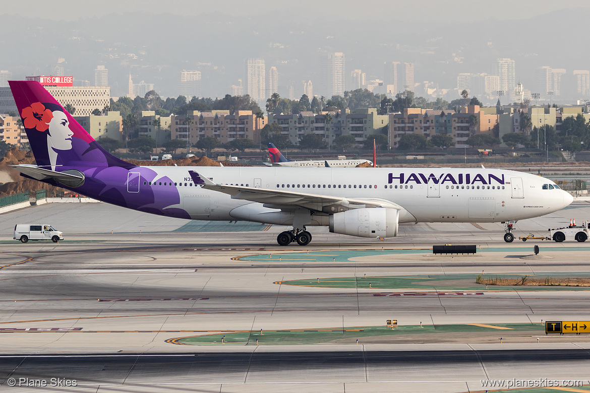 Hawaiian Airlines Airbus A330-200 N396HA at Los Angeles International Airport (KLAX/LAX)