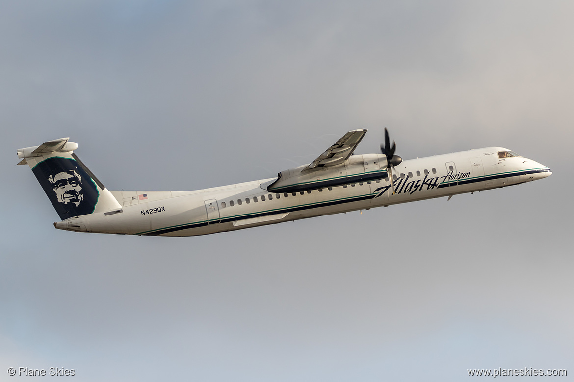 Horizon Air DHC Dash-8-400 N429QX at Los Angeles International Airport (KLAX/LAX)