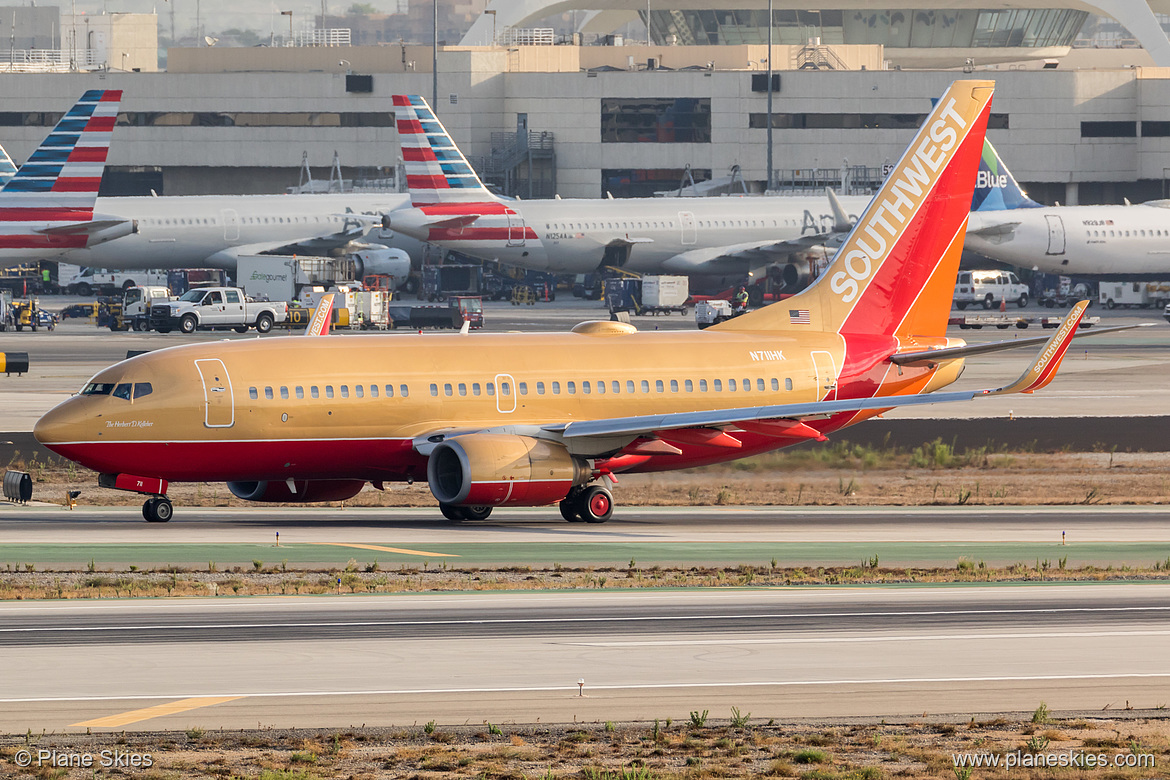 Southwest Airlines Boeing 737-700 N711HK at Los Angeles International Airport (KLAX/LAX) Southwest Airlines Boeing 737-700 N711HK at Los Angeles International Airport (KLAX/LAX)