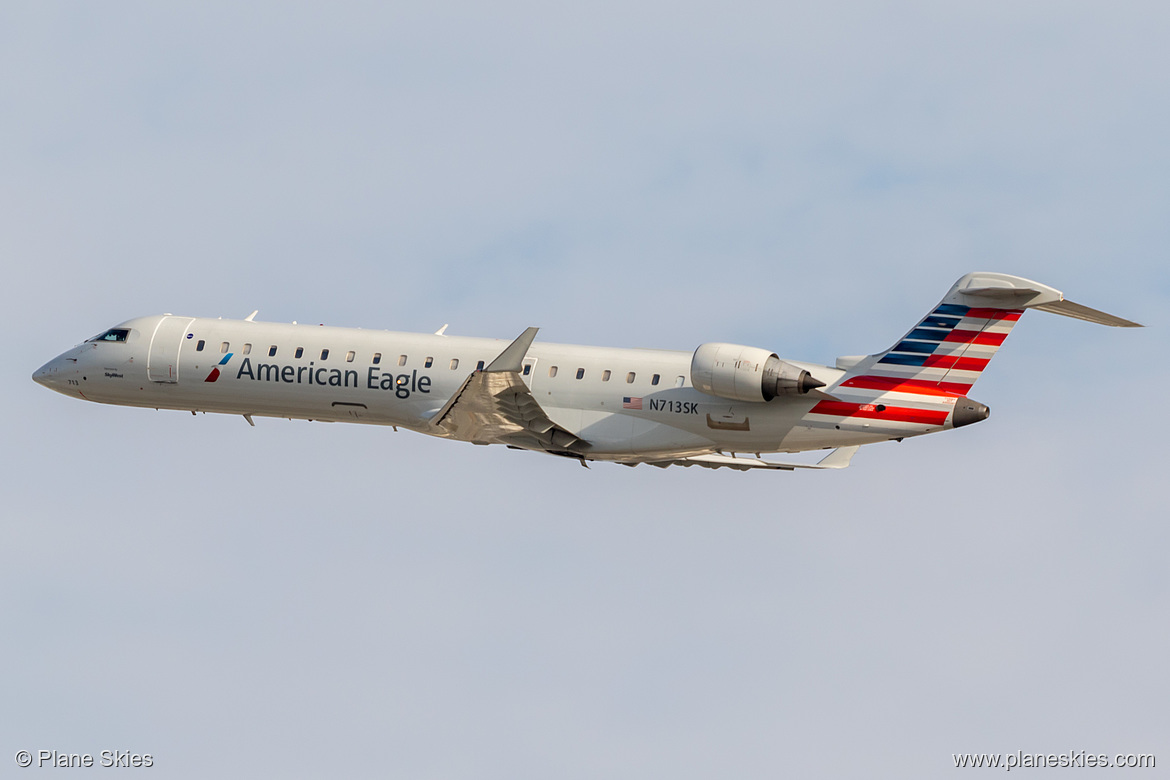 SkyWest Airlines Canadair CRJ-700 N713SK at Los Angeles International Airport (KLAX/LAX)