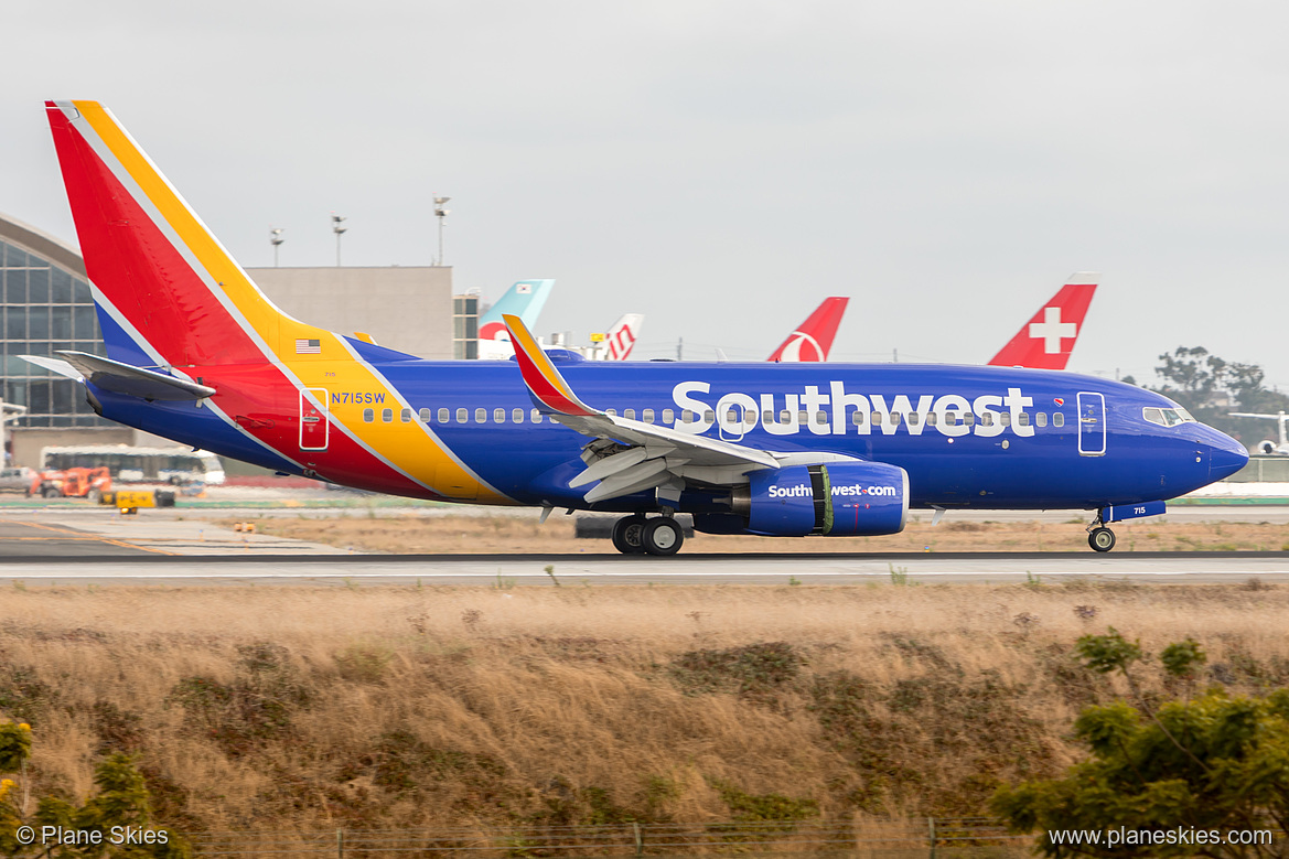 Southwest Airlines Boeing 737-700 N715SW at Los Angeles International Airport (KLAX/LAX)