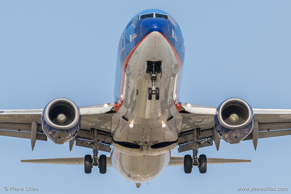 Sun Country Airlines Boeing 737-800 N813SY at Los Angeles International Airport (KLAX/LAX)